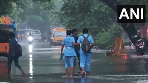 ഡിറ്റ് വാ ചുഴലിക്കാറ്റ്; തമിഴ്‌നാട്ടില്‍ കനത്ത മഴ തുടരുന്നു; വിദ്യാഭ്യാസ സ്ഥാപനങ്ങള്‍ക്ക് ഇന്ന് അവധി 