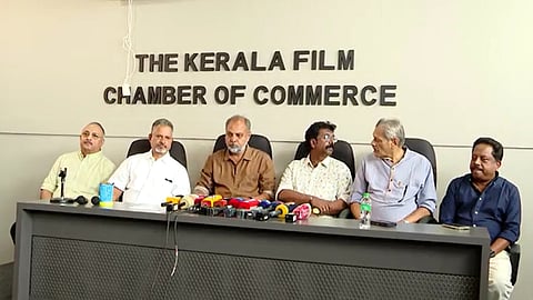 ഇരട്ട നികുതി ഒഴിവാക്കുന്നതിൽ ആറ് മാസമായിട്ടും തീരുമാനമായില്ല, സർക്കാർ തിയേറ്ററുകൾക്ക് ജനുവരി ഒന്ന് മുതൽ സിനിമ നൽകില്ല: ഫിലിം ചേമ്പർ