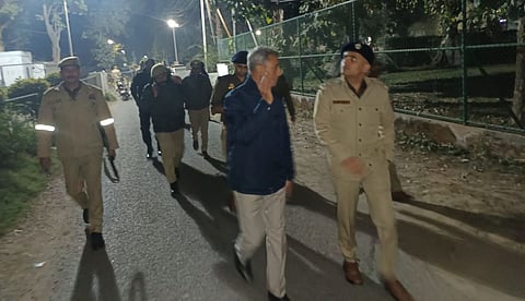 അലിഗഡ് മുസ്ലീം സര്‍വകലാശാല അധ്യാപകനെ വെടിവച്ചു കൊന്നു; ക്യാംപസിനകത്ത് വെച്ച് കൊലപ്പെടുത്തിയത് ബൈക്കിലെത്തിയ രണ്ട് പേര്‍