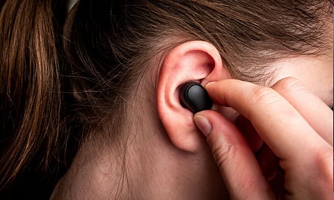 Earbud 