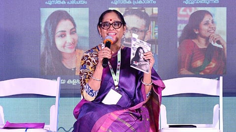 'കഴിഞ്ഞ വർഷം പകുതി മുതൽ തൊഴിൽരഹിത, മിനിമം മര്യാദ കാണിക്കുന്നവരോടേ ഇനി കൂട്ടു കൂടുന്നുള്ളൂ'; ഫേസ്ബുക്ക് പോസ്റ്റുമായി സജിത മഠത്തിൽ