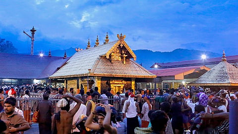 ശബരിമലയിലെ കൊടിമര പുനഃപ്രതിഷ്ഠ: പുതിയ കൊടിമരം സ്ഥാപിച്ചത് ദേവപ്രശ്ന വിധിപ്രകാരം; തീരുമാനം യുഡിഎഫ് ഭരണകാലത്ത്