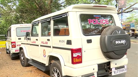 'പ്രണയം വീട്ടുകാർ എതിർത്തു, ഒരുമിച്ചു ജീവിക്കാൻ അനുവദിക്കാത്തതിനാൽ മരിക്കുന്നു'; കോട്ടയത്ത് മരിച്ച കമിതാക്കളുടെ കുറിപ്പ് കണ്ടെത്തി 
