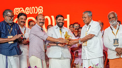 നന്ദഗോവിന്ദം ഭജൻസിന് തുക നൽകിയെന്നത് പിശക്,  മുഖ്യമന്ത്രിക്ക് കട്ടിൽ വാങ്ങിയിട്ടില്ല; വിശദീകരണവുമായി ദേവസ്വം ബോർഡ് 