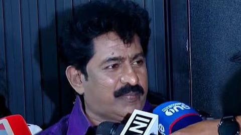 സിനിമ പോലും വേണ്ടെന്ന് വച്ചാണ് പ്രവർത്തിച്ചത്; ചലച്ചിത്ര അക്കാദമി ചെയർമാൻ സ്ഥാനത്ത് നിന്ന് പറഞ്ഞുവിടുമ്പോൾ മാന്യതയൊക്കെ ആവാം: പ്രേംകുമാർ