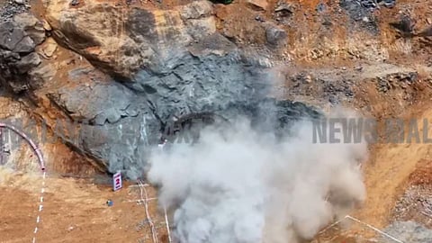 മലമുകളിലെ സ്വപ്ന പദ്ധതിക്ക് തുടക്കം; തുരങ്കപാതയുടെ ആദ്യ ബ്ലാസ്റ്റ് സ്വിച്ച് ഓൺ ചെയ്ത് മുഖ്യമന്ത്രി