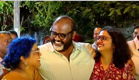 ആള്‍ക്കൂട്ടത്തില്‍ നിന്ന് രണ്ട് പരിചയമുഖങ്ങള്‍; തെരഞ്ഞെടുപ്പ് പ്രചരണത്തിനിടെ സി.പി. ജോണിന് മുന്നില്‍ സര്‍പ്രൈസ് എന്‍ട്രിയുമായി മക്കള്‍