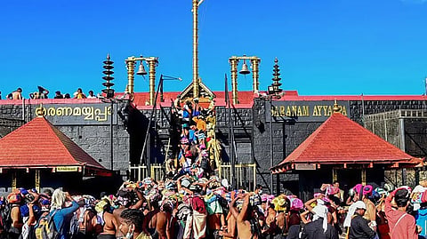 "അയ്യപ്പൻ നൈഷ്ഠിക ബ്രഹ്മചാരി, യുവതികളെ അകറ്റി നിർത്തുന്നത് പ്രതിഷ്ഠയുടെ സ്വഭാവം നിലനിര്‍ത്താൻ"; ശബരിമല യുവതീ പ്രവേശനത്തിൽ ദേവസ്വം ബോർഡ്