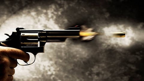 വാക്കുതര്‍ക്കം; പൊലീസ് ഉദ്യോഗസ്ഥന്റെ വെടിയേറ്റ് ഡെലിവെറി ഏജന്റ് കൊല്ലപ്പെട്ടു 