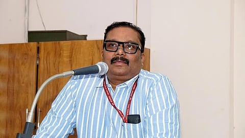 മാധ്യമങ്ങളോട് പ്രതികരിച്ചതിൽ നടപടി; ബി. അശോകിന് സസ്പെൻഷൻ