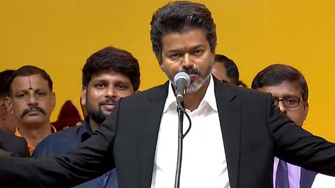 ഇതൊരു പുതിയ തുടക്കം, വ്യാജ വാഗ്ദാനം നൽകി വഞ്ചിക്കില്ല; സിനിമാറ്റിക് സ്റ്റൈൽ പ്രസംഗവുമായി വിജയ്