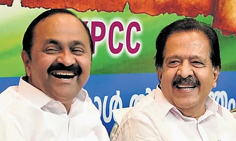 വി.ഡിക്ക് പിന്തുണക്കത്ത് നൽകാൻ രമേശ് ചെന്നിത്തല; പാർലമെൻ്ററി പാർട്ടി യോഗത്തിൽ പങ്കെടുക്കാത്ത സാഹചര്യത്തിൽ തീരുമാനം