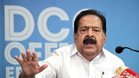 "വകുപ്പുകളൊന്നും മോഹിപ്പിക്കുന്നില്ല, ഒപ്പമുള്ളവർക്ക് സ്ഥാനമുറപ്പിക്കാതെ മന്ത്രിസഭയിലേക്കില്ല"; ഹൈക്കമാന്‍ഡിനോട് നയം വ്യക്തമാക്കി ചെന്നിത്തല