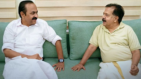 തീരുമാനത്തിൽ നിന്ന് പിന്നോട്ട് ഇല്ലെന്ന് ചെന്നിത്തല; 
ആഭ്യന്തരം നല്‍കാനാകില്ലെന്ന് വി.ഡി. സതീശന്‍ 