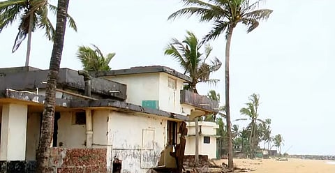 കടലാക്രമണ ഭീതിയിൽ മുസോടി കടപ്പുറം; സംരക്ഷണ ഭിത്തിയോ ടെട്രോ പാഡോ നിർമിക്കണമെന്ന ആവശ്യം ശക്തം