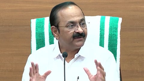 "മഞ്ഞക്കുറ്റികള്‍ പിഴുതുമാറ്റും";
സില്‍വര്‍ലൈന്‍ പദ്ധതി റദ്ദാക്കുമെന്ന് വി.ഡി. സതീശൻ 