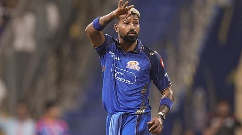 'പെരുമാറ്റച്ചട്ടം' ലംഘിച്ചതിനു  മുംബൈ നായകൻ ഹർദിക്കിന് കനത്ത ശിക്ഷയുമായി ബിസിസിഐ 