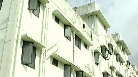 'ജീവിക്കുന്നത് സെപ്റ്റിക് ടാങ്ക് മാലിന്യത്തിൻ്റെ നടുക്ക്'; മുണ്ടംവേലി പുനരധിവാസത്തിൽ തീരാദുരിതം