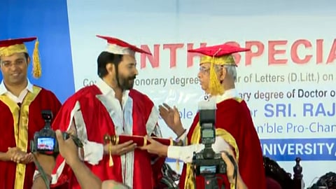 ഡോ. മമ്മൂട്ടി; എംജി സർവകലാശാലയുടെ ഡി.ലിറ്റ് ബിരുദം മമ്മൂട്ടിക്ക്‌ കൈമാറി