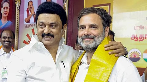 "പ്രതിസന്ധി സമയത്ത് ഞങ്ങളായിരുന്നു ഒപ്പമുണ്ടായിരുന്നത്, എന്നിട്ടും"; ഉദയനിധിക്ക് മറുപടിയുമായി കോണ്‍ഗ്രസ് 