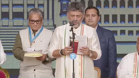 ഇനി ഡി.കെ. യുഗം..! കർണാടക മുഖ്യമന്ത്രിയായി സത്യപ്രതിജ്ഞ ചെയ്ത് ഡി.കെ. ശിവകുമാർ