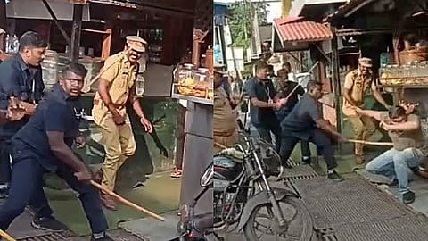 ആലപ്പുഴ 'രക്ഷാപ്രവർത്തന' കേസ്: പ്രതികളായ ഗൺമാനും സുരക്ഷാ ഉദ്യോഗസ്ഥരും  എസ്ഐടിക്ക് മുന്നിൽ ഹാജരായി, ചോദ്യം ചെയ്യൽ നാളെയും തുടരും