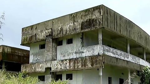 2013ൽ യുഡിഎഫ് പ്രഖ്യാപിച്ച
മക്കിമലയിലെ സ്കൂൾ എവിടെ? വർഷങ്ങൾ പിന്നിട്ടിട്ടും പൂർത്തിയായില്ല