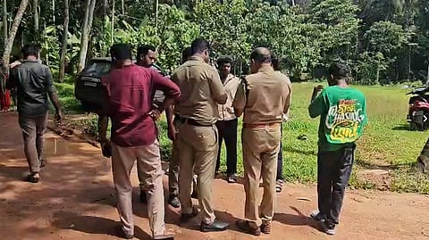 പ്രണയം നിരസിച്ചതിന് 16കാരിയെ കൊലപ്പെടുത്താൻ ശ്രമം; കഴുത്തിന് കുത്തേറ്റ പെൺകുട്ടി ചികിത്സയിൽ