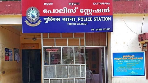 ഓമല്ലൂരില്‍ വൃദ്ധസദനത്തില്‍ 17കാരന് മര്‍ദനമേറ്റ സംഭവം; മാനേജര്‍ക്കും ജീവനക്കാര്‍ക്കുമെതിരെ കേസ്