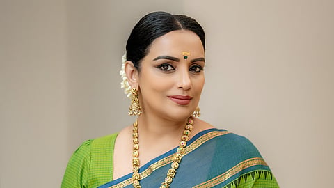 ആരോപണവിധേയരായ ഒരു കൂട്ടം ആളുകൾ ഗൂഢാലോചന നടത്തി എന്നെ പുറത്താക്കാൻ ശ്രമിച്ചു, ആരുടെയും പാവയാകാനില്ല: ശ്വേതാ മേനോൻ