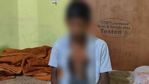 വടി ഒടിയുന്നതു വരെ തല്ലി, മുട്ടിൽ നിർത്തിച്ച് കാലിൽ ചവിട്ടി; അണക്കരയിൽ ഏഴാം ക്ലാസുകാരനെ അധ്യാപകൻ മർദിച്ചെന്ന് പരാതി