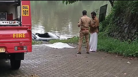 കണ്ണീർ നോവായി ഒരു കുടുംബം; മൂവാറ്റുപുഴയാറിൽ ജീവനൊടുക്കിയ മൂന്ന് പേരുടെ സംസ്കാരം പൂർത്തിയായി, നാലാമത്തെ മൃതദേഹവും കണ്ടെത്തി