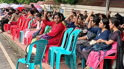 മിനിമം വേജസ് അഡ്വൈസറി ബോർഡ് നടപടികൾക്ക് തുടക്കം; തൊഴിൽവകുപ്പ് സെക്രട്ടറിയുടെ നേതൃത്വത്തിൽ നാളെ ഉന്നതതല ചർച്ച