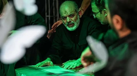 കൊല്ലപ്പെട്ടെന്ന അഭ്യൂഹങ്ങൾക്കിടെ പ്രത്യക്ഷപ്പെട്ട് അഹമ്മദ് വാഹിദി! ഖമനേയിയുടെ സംസ്കാര ചടങ്ങിനെത്തി