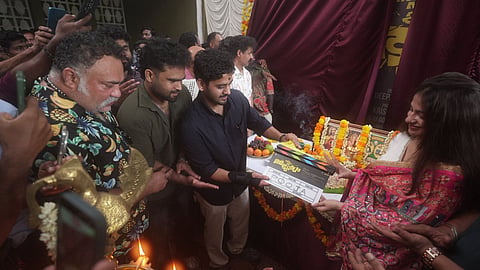 'അടിപടലം കളി അഭ്യാസം'  പൂജ