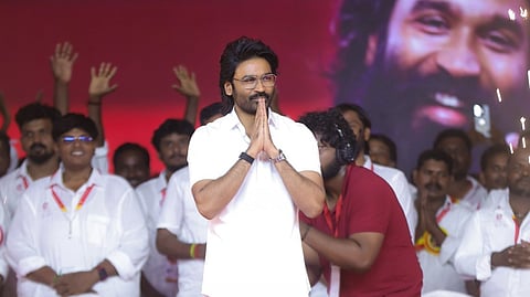 ധനുഷ് രാഷ്ട്രീയത്തിലേക്ക്? ആരാധകരോട് ജനക്ഷേമ പ്രവർത്തനങ്ങളിലേക്ക് ശ്രദ്ധ കേന്ദ്രീകരിക്കാൻ ആഹ്വാനം 