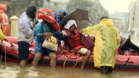 ഉയിരെടുത്ത് മഴ: സംസ്ഥാനത്ത്  25 മരണം; ക്യാമ്പുകളില്‍ കഴിയുന്നത് 18,434 പേര്‍ , ദുരന്ത ബാധിതർ കൂടുതൽ പത്തനംതിട്ടയിൽ