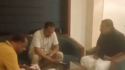 ബാർ ഉടമകളിൽ നിന്നും മാസപ്പടി വാങ്ങിയെന്ന് പരാതി; ഡെപ്യൂട്ടി കമ്മീഷണർക്ക് സസ്പെൻഷൻ