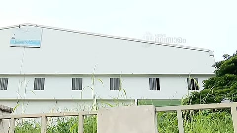 മേപ്പിള്‍ തടികൾ ലഭിക്കാൻ വൈകും; കൊല്ലം ഇൻഡോർ സ്‌റ്റേഡിയം ഉടനൊന്നും തുറക്കില്ല
