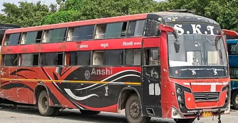 ഡൽഹിയിൽ   ബസുകൾക്ക് ഗതാഗത നിയമങ്ങൾ കർശനമാക്കി; നടപടി 16 കാരിയെ ഓടുന്ന ബസിൽ കൂട്ടബലാത്സംഗത്തിനിരയാക്കിയ സംഭവത്തിന് പിറകെ
