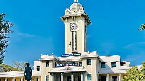 വിദ്യാർഥി രാഷ്ട്രീയത്തിന് തടയിടാൻ കേരള സർവകലാശാല; പ്രതിഷേധം രേഖപ്പെടുത്തി ഇടത് സിൻഡിക്കേറ്റ് അംഗങ്ങൾ,  നടക്കുന്നത് പ്രാരംഭ ചർച്ചകൾ മാത്രമെന്ന് വിസി