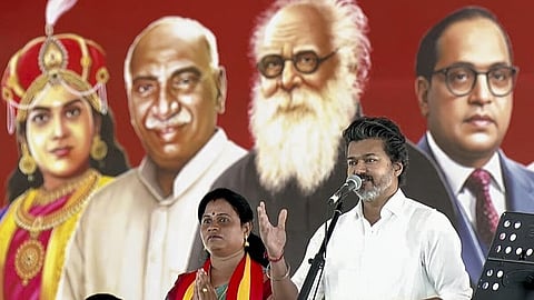 ഡിഎംകെയാണ് മുഖ്യ എതിരാളി; യഥാര്‍ത്ഥ അനുയായികള്‍ക്ക് എഐഎഡിഎംകെയുമായി ഇനി സഹകരിക്കാനാകില്ല: വിജയ്