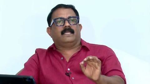 "സ്വകാര്യവാഹനം സർക്കാർ ആവശ്യത്തിന് ഉപയോഗിക്കാം";
റേഞ്ച് റോവറിന് മുന്നിൽ നിൽക്കുന്ന ചിത്രം വ്യാജം: മന്ത്രി കെ.എം. ഷാജി
