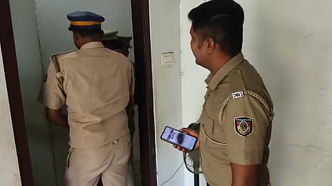 അമ്പലപ്പുഴയിൽ തൂഫാൻ മിന്നൽ പരിശോധന; പരിശോധന അന്യസംസ്ഥാന തൊഴിലാളി ക്യാമ്പിൽ