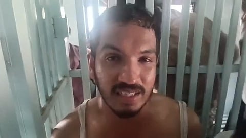 ഡിവൈഎഫ്ഐ നേതാവ് ജെയ്ക്ക് സി. തോമസ്. വാഹനത്തിനുള്ളിൽ ഏറെ ക്ഷീണിതനായി കാണപ്പെട്ട ജെയ്ക്കിൻ്റെ ദൃശ്യങ്ങളും ന്യൂസ് മലയാളം പുറത്തുവിട്ടു