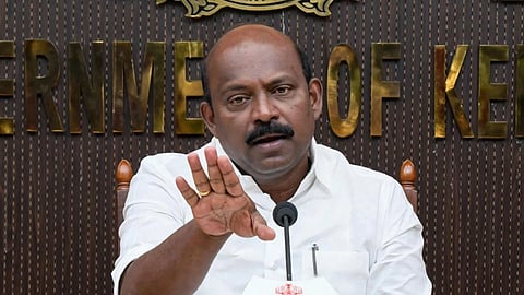 നെടുമ്പാശ്ശേരി മിനി കൂപ്പർ അപകടം: വ്യാജ ആരോപണം ഉന്നയിച്ച DYFI നേതാവിനെതിരെ  കേസ് എടുക്കണമെന്ന് മന്ത്രി എം. ലിജു