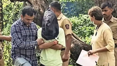 "പിറന്നാൾ ആഘോഷിക്കണം, ബൈക്കും വാങ്ങണം"; സ്വർണമാലയ്ക്ക് വേണ്ടി കൂട്ടുകാരനെ കുത്തിക്കൊലപ്പെടുത്തി   സഹപാഠികൾ 