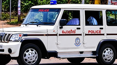 മക്കൾക്കൊപ്പം ജീവനൊടുക്കാൻ ശ്രമം; യുവതിയെ പിന്തിരിപ്പിച്ച്  പെരിന്തൽമണ്ണ സിഐയും സംഘവും