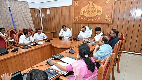 'മന്ത്രിമാർക്കും എംഎൽഎമാർക്കും കൈനിറയേ...'; ശമ്പള വർധന  
കരട് ബില്ലിന് മന്ത്രിസഭാ  അംഗീകാരം 