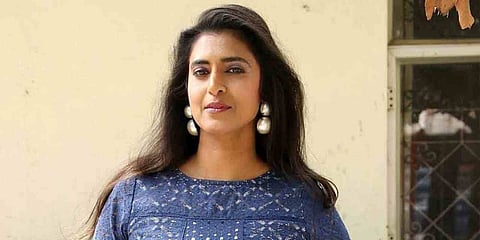 നിങ്ങള്‍ കുടിക്കൂ, പത്ത് ലക്ഷം നേടൂ എന്നതാണോ ദ്രാവിഡ മോഡല്‍: വിഷമദ്യ ദുരന്തത്തില്‍ സഹായം പ്രഖ്യാപിച്ചതിനെതിരെ നടി കസ്തൂരി